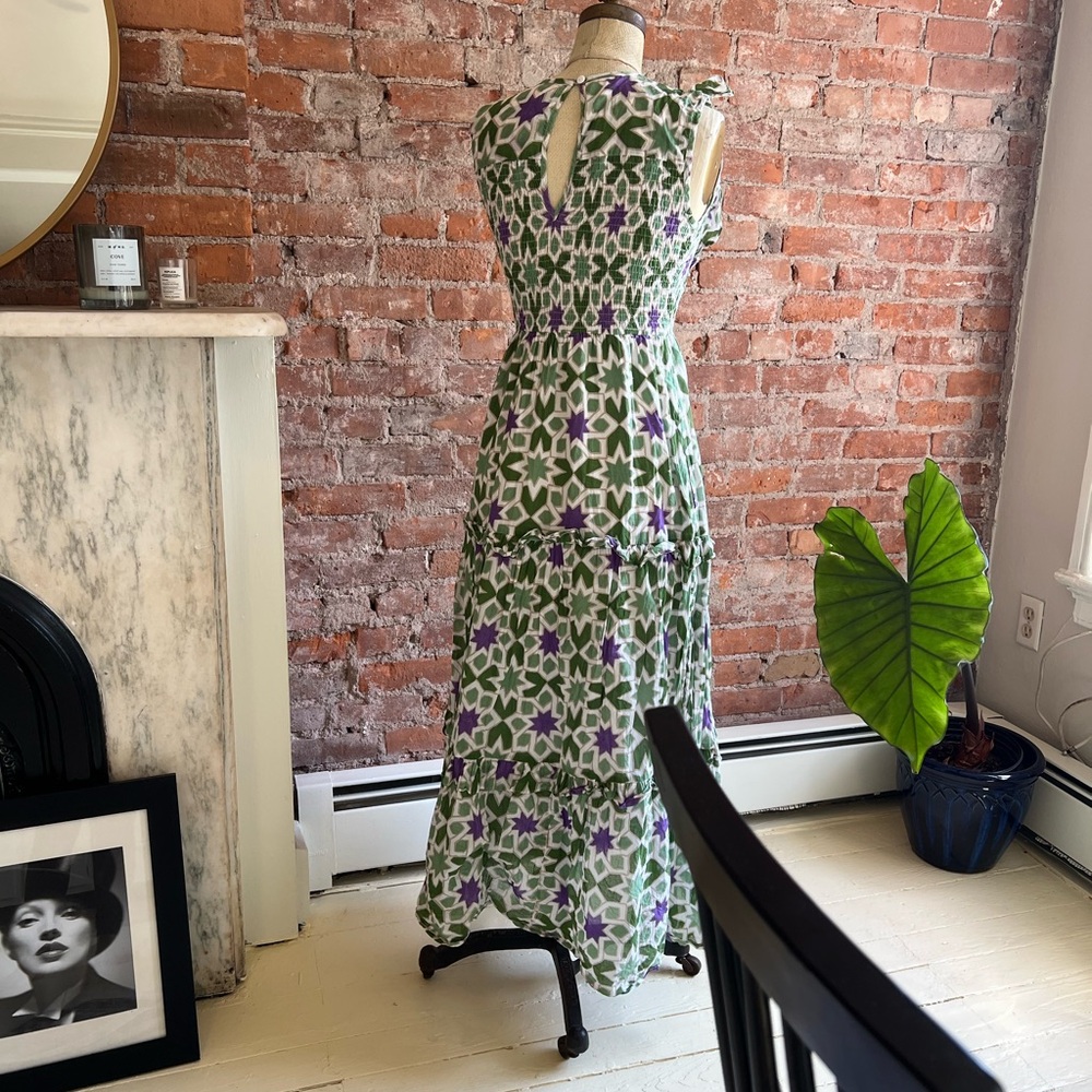 Banjanan, size Small.